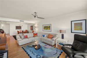 200 Periwinkle Way, Sanibel, FL 33957 - MLS#2025018469