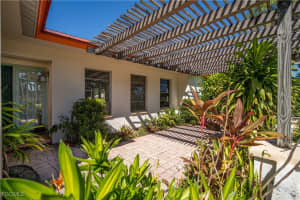 10160 McGregor Boulevard, Fort Myers, FL 33919 Sold 12/19/25