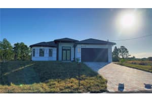 802 Pine Avenue, Lehigh Acres, FL 33972 - MLS#2025018736