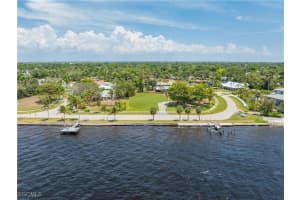 6105 Riverside Drive, Fort Myers, FL 33919 - MLS#2025018760