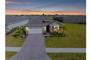 607 Parkshore Lake Avenue, Cape Coral, FL 33993 - MLS#2025018778