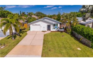 729 105th Ave N, Naples