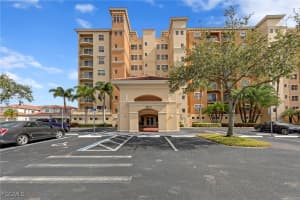580 El Camino Real 3202, Naples