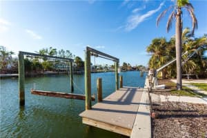 20 Sunview Boulevard, Fort Myers Beach, FL 33931 - MLS#2025019249