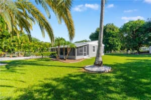 327 Montgomery Avenue, Fort Myers, FL 33905 - MLS#2025019357