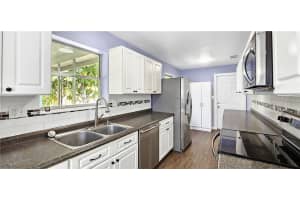 13 Broadway Circle, Fort Myers, FL 33901 - MLS#2025019492