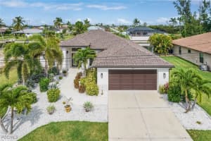 2704 4th Place, Cape Coral, FL 33914 - MLS#2025019713