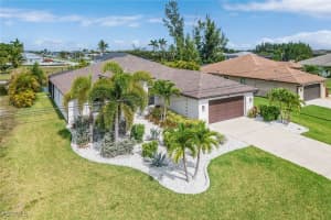 2704 4th Place, Cape Coral, FL 33914 - MLS#2025019713