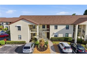 9270 Lake Park Dr 201 Fort Myers, FL 33919 - Off Market