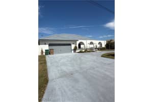 711 33rd Terrace, Cape Coral, FL 33904 - MLS#2025019894