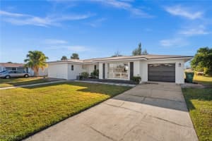 33 Golfview Place, Rotonda West, FL 33947 - MLS#2025020656