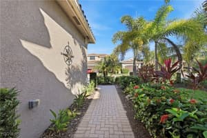 11520 Foxbriar Lane, Fort Myers, FL 33913 - MLS#2025020715