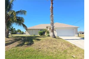 1900 33rd Avenue, Cape Coral, FL 33993 - MLS#2025020815