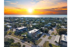 561 Periwinkle Way, Sanibel, FL 33957 - MLS#2025020830