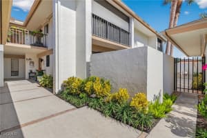 521 Lake Louise Court, Naples, FL 34110 - MLS#2025020845