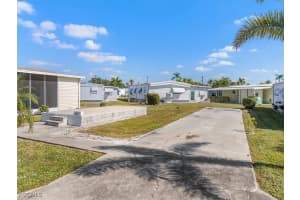 270 Yorkshire Avenue, Fort Myers, FL 33908 - MLS#2025020937