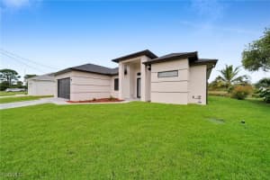 743 Chestnut Street, Lehigh Acres, FL 33974 - MLS#2025021143