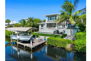 6255 Cocos Dr, Fort Myers