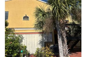2865 Winkler Ave 407, Fort Myers