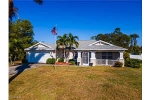 1027 Ne 33rd Ln, Cape Coral