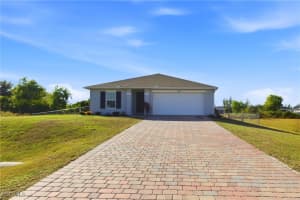 3820 10th Place, Cape Coral, FL 33909 - MLS#2025021752