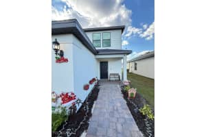 1032 Caloosa Breeze Dr Labelle, FL 33935 - Off Market
