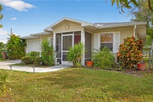 1723 Ne 1st Pl, Cape Coral