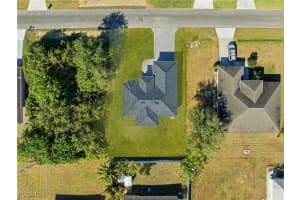 1204 Ne 19th Ter, Cape Coral