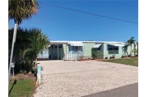 4686 Sandpiper Dr, St James City