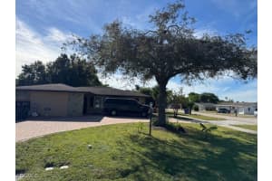 1736 Bonnie Court, Fort Myers, FL 33901 - MLS#2025022419