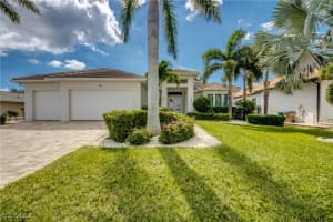 818 Montclaire Court, Cape Coral, FL 33904 - MLS#2025022613
