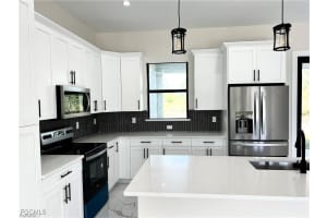 4437 60th Avenue, Naples, FL 34120 - MLS#2025022976