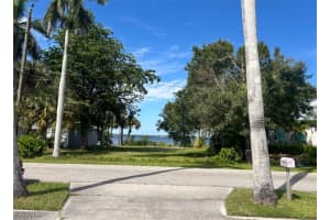 3516 Riverside Drive, Fort Myers, FL 33916 - MLS#2025022978