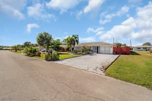 2960 Renee Court, Fort Myers, FL 33905 - MLS#2025023109