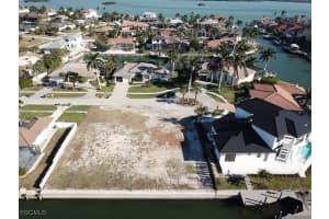 434 Tarpon Court, Marco Island, FL 34145 - MLS#2025023204