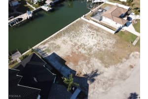 434 Tarpon Court, Marco Island, FL 34145 - MLS#2025023204