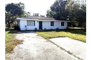 18 Roanoke Dr, Fort Myers 18 Roanoke Dr, Fort Myers