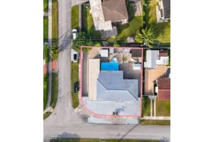 9365 SW 44th St, Miami, FL 33165 - MLS#2025023554