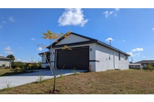 8033 Oakleaf Circle, Labelle, FL 33935 - MLS#2025023746