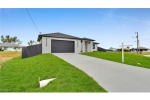 910 36th Place, Cape Coral, FL 33993 - MLS#2025023991