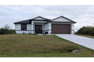 8033 Oakleaf Circle, Labelle, FL 33935 - MLS#2025024001