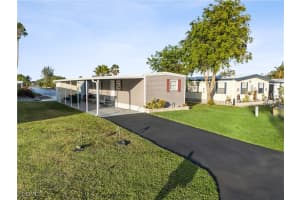 455 Cape Florida Way, Naples, FL 34104 - MLS#2025024161