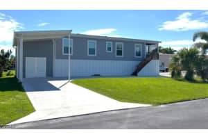 302 Shoreland Dr, Fort Myers