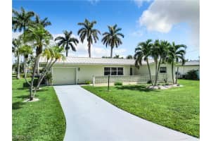 5249 Sunset Court, Cape Coral, FL 33904 - MLS#2025024570