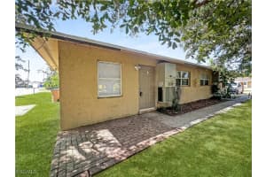 13037 1st St 2, Fort Myers