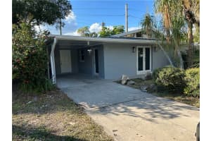 4652 West Dr, Fort Myers