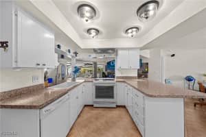 813 105th Avenue, Naples, FL 34108 - MLS#2025024742