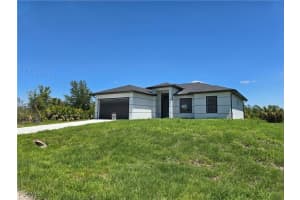 1011 S HARDWOOD, Lehigh Acres, FL 33974 - MLS#2025024789