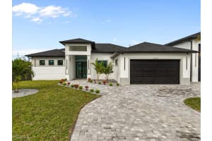607 Nw 7th St, Cape Coral