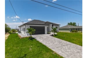 323 19th Terrace, Cape Coral, FL 33909 - MLS#2025025488